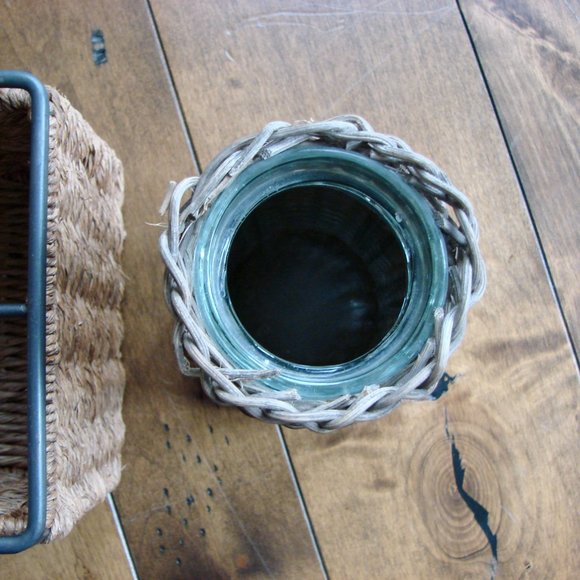 Wicker Utensil Cutlery Organizer Holder Basket and Glass Vase - Picture 6 of 8